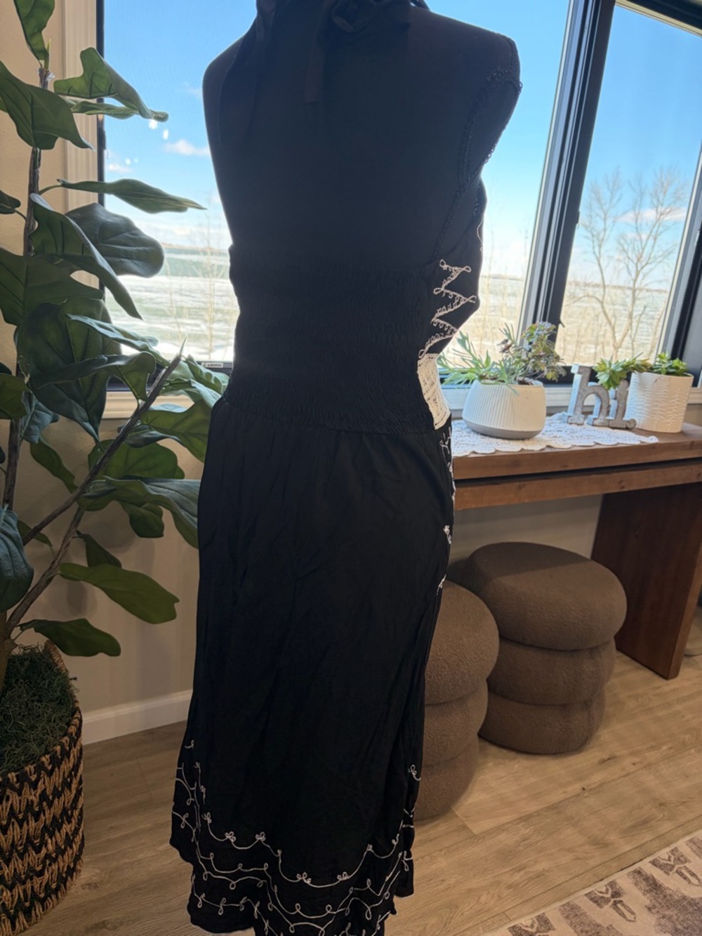 VENUS Black Midi Dress with White Embroidered Trim - Picture 3 of 4